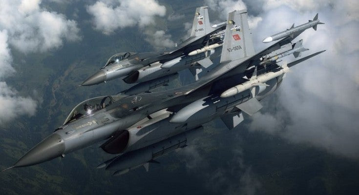 Ηandelsblatt: «Οι εκκαθαρίσεις Ερντογάν άφησαν την Αεροπορία χωρίς πιλότους»